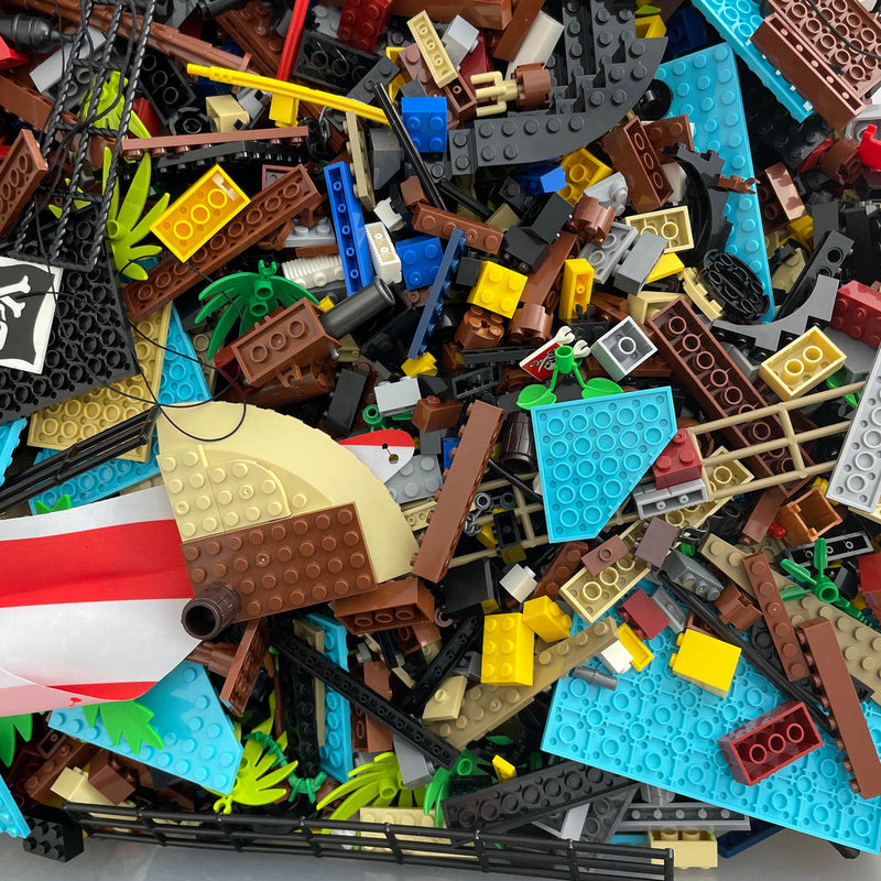 Pirates Themed Creativity Pack - 639pcs - Premium Selection - Unbranded Bricks