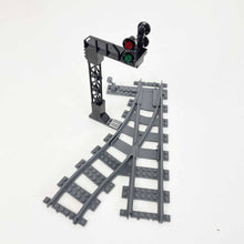 Load image into Gallery viewer, Train Railway Light Signals Red/Green - Unbranded Bricks
