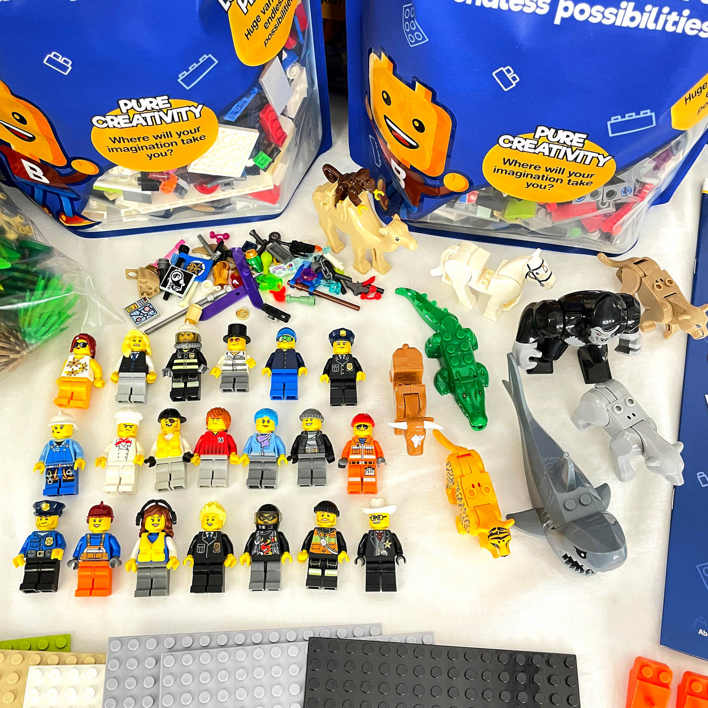 Essentials Pack - Pre-Loved LEGO® & Bricks (12KGS) - Medium (10-15 persons)